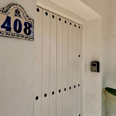 The Cave 408 Apartment